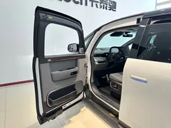 2025 Zeekr Mix Smart Driving, белый — фото 10