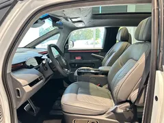2025 Zeekr Mix Smart Driving, белый — фото 11