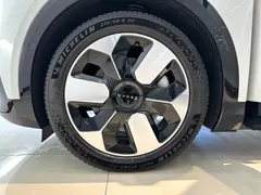 2025 Zeekr Mix Smart Driving, белый — фото 22