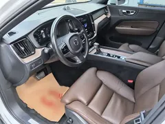 2021 Volvo XC60 4WD Luxury, белый — фото 11
