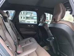 2021 Volvo XC60 4WD Luxury, белый — фото 13