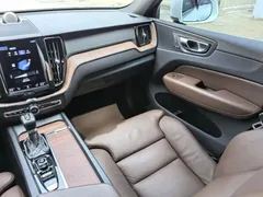 2021 Volvo XC60 4WD Luxury, белый — фото 15
