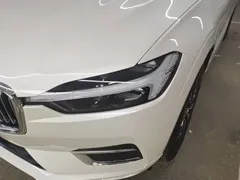 2021 Volvo XC60 4WD Luxury, белый — фото 17