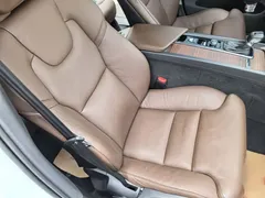 2021 Volvo XC60 4WD Luxury, белый — фото 18