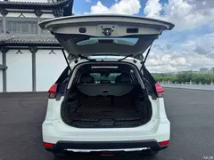 2022 Nissan X-Trail 2.0L 2WD Zhilian Premium — фото 19