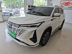 2023 Changan CS75 PLUS 3rd Gen 1.5T AT Premium, белый — фото 2