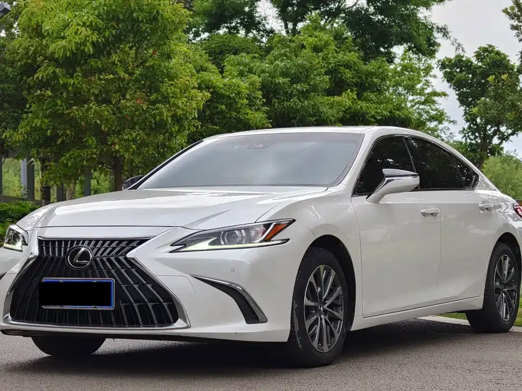 2022 Lexus ES 200
