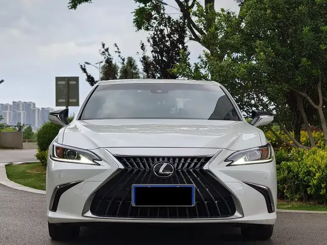 2022 Lexus ES 200
