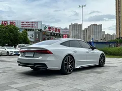 2022 Audi A7 45 TFSI Premium Selection — фото 4