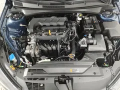 2022 Hyundai Elantra 1.5L CVT LUX Premium, синий — фото 15
