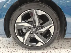 2022 Hyundai Elantra 1.5L CVT LUX Premium, синий — фото 20