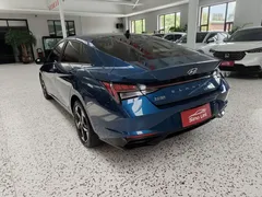 2022 Hyundai Elantra 1.5L CVT LUX Premium, синий — фото 23