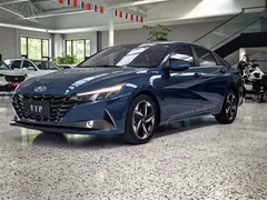 2022 Hyundai Elantra 1.5L CVT LUX Premium, синий — фото 1