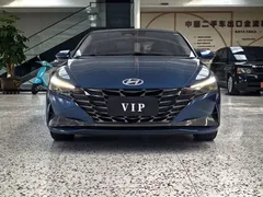 2022 Hyundai Elantra 1.5L CVT LUX Premium, синий — фото 2