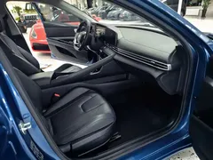 2022 Hyundai Elantra 1.5L CVT LUX Premium, синий — фото 6