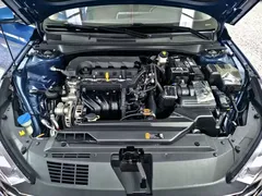 2022 Hyundai Elantra 1.5L CVT LUX Premium, синий — фото 12