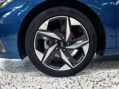 2022 Hyundai Elantra 1.5L CVT LUX Premium, синий — фото 14