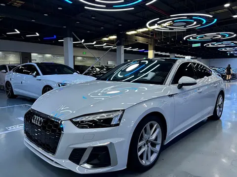 2022 Audi A5 Sportback 40 TFSI quattro Luxury Sport