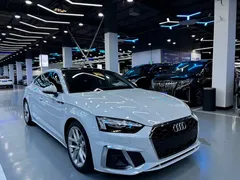 2022 Audi A5 Sportback 40 TFSI quattro Luxury Sport, белый — фото 3