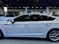 2022 Audi A5 Sportback 40 TFSI quattro Luxury Sport, белый — фото 12