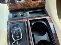 2021 Toyota Alphard Hybrid 2.5L Luxury, белый — фото 11
