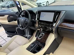 2021 Toyota Alphard Hybrid 2.5L Luxury, белый — фото 17