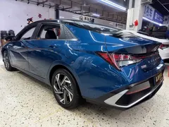 2023 Hyundai Elantra 1.5L CVT TOP Flagship, синий — фото 4