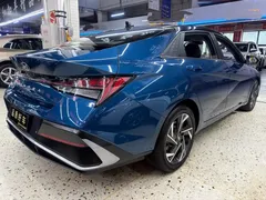 2023 Hyundai Elantra 1.5L CVT TOP Flagship, синий — фото 6