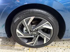 2023 Hyundai Elantra 1.5L CVT TOP Flagship, синий — фото 41