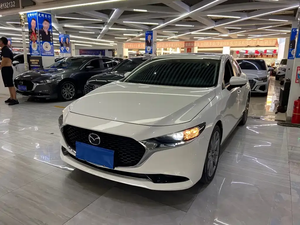 2022 Mazda 3 2.0L AT