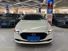 2022 Mazda 3 2.0L AT, белый — фото 2