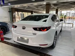 2022 Mazda 3 2.0L AT, белый — фото 6