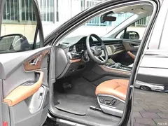2023 Audi Q7 55 TFSI quattro S line sporty — фото 5