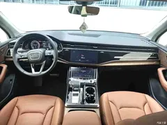 2023 Audi Q7 55 TFSI quattro S line sporty — фото 6