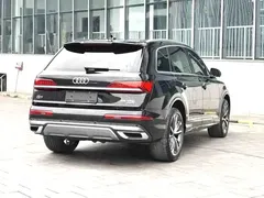 2023 Audi Q7 55 TFSI quattro S line sporty — фото 8