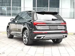 2023 Audi Q7 55 TFSI quattro S line sporty — фото 10