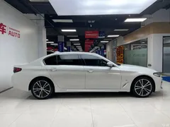 2022 BMW 5 Series 530Li xDrive M Sport Package — фото 3