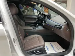 2022 BMW 5 Series 530Li xDrive M Sport Package — фото 15