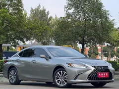 2022 Lexus ES 200 — фото 3