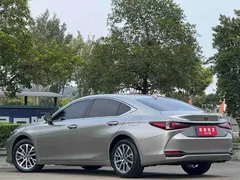 2022 Lexus ES 200 — фото 6