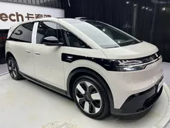 2025 Zeekr Mix Smart Driving, белый — фото 2
