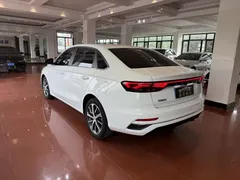2022 Geely Emgrand 1.5L CVT, белый — фото 17
