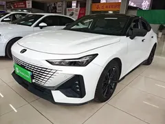 2022 Changan UNI-V 1.5T Excellence, белый — фото 1