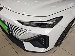 2022 Changan UNI-V 1.5T Excellence, белый — фото 24