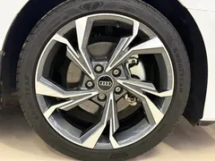 2022 Audi A3L Limousine 35 TFSI, белый — фото 29