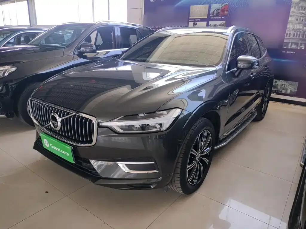 2021 Volvo XC60 4WD Luxury