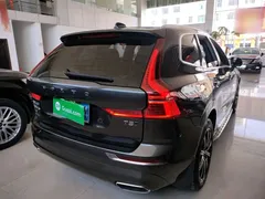 2021 Volvo XC60 4WD Luxury — фото 5