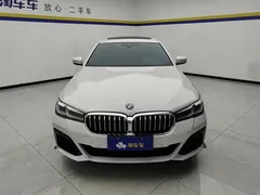 2022 BMW 5 Series 525Li M Sport Package, белый — фото 2