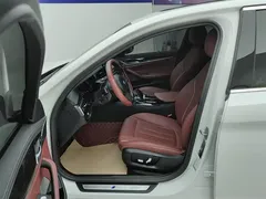 2022 BMW 5 Series 525Li M Sport Package, белый — фото 9
