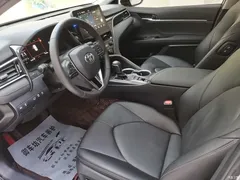 2021 Toyota Camry 2.5G Luxury — фото 7